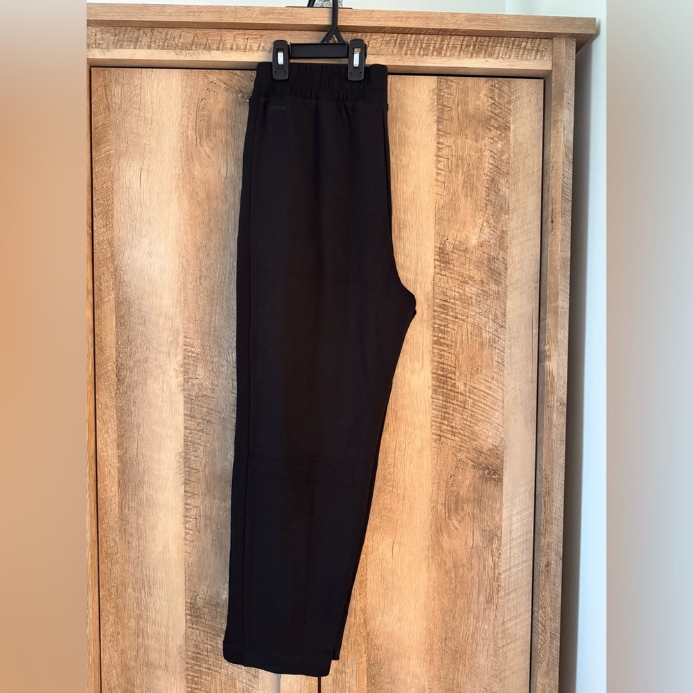 Danskin Women’s Luxe Ankle Pant